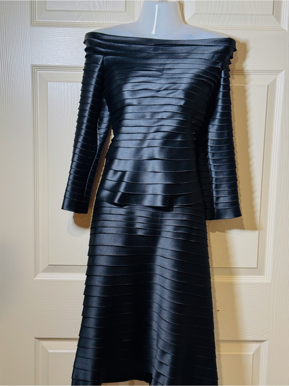 Vintage JS Collection Women’s Size 6 Black Satin 2 Piece Evening Skirt Set